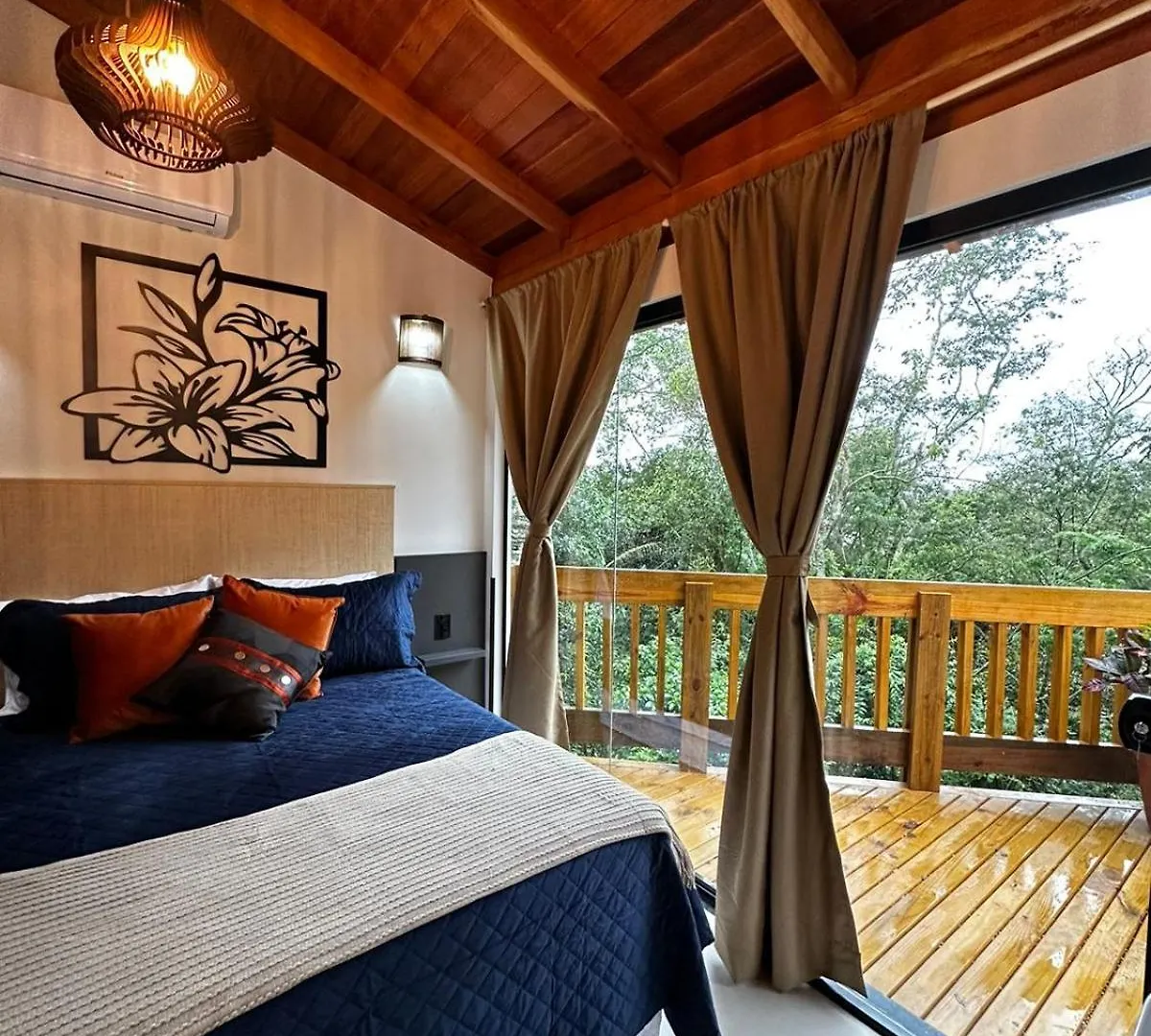 Bombinhas Guest House 3*,  ברזיל
