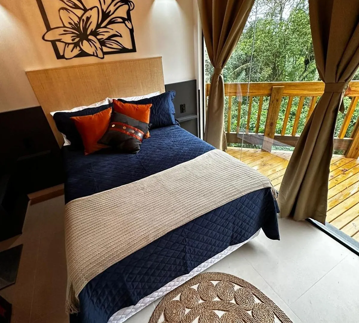 Bombinhas Guest House