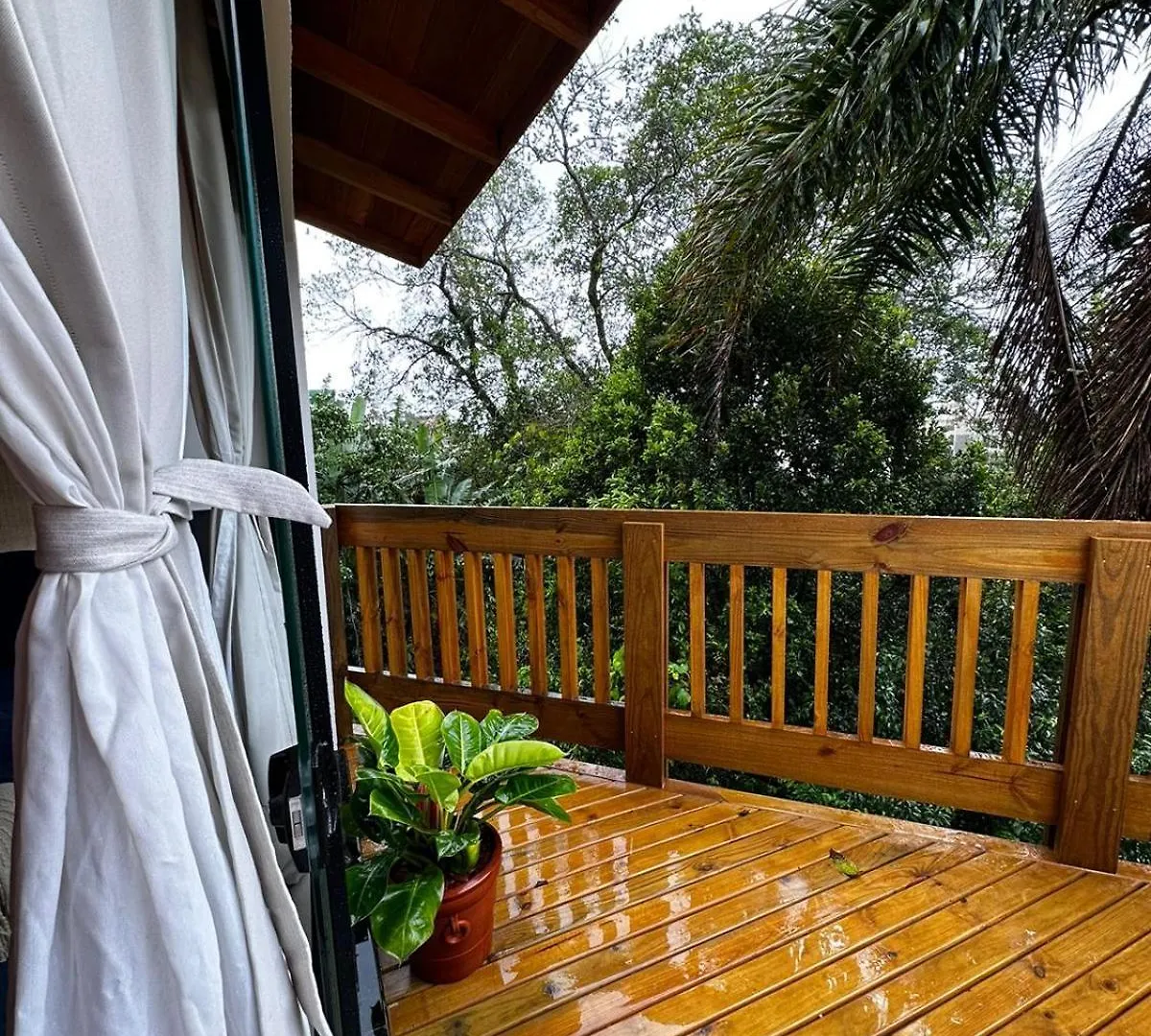 Bombinhas Guest House 3*,