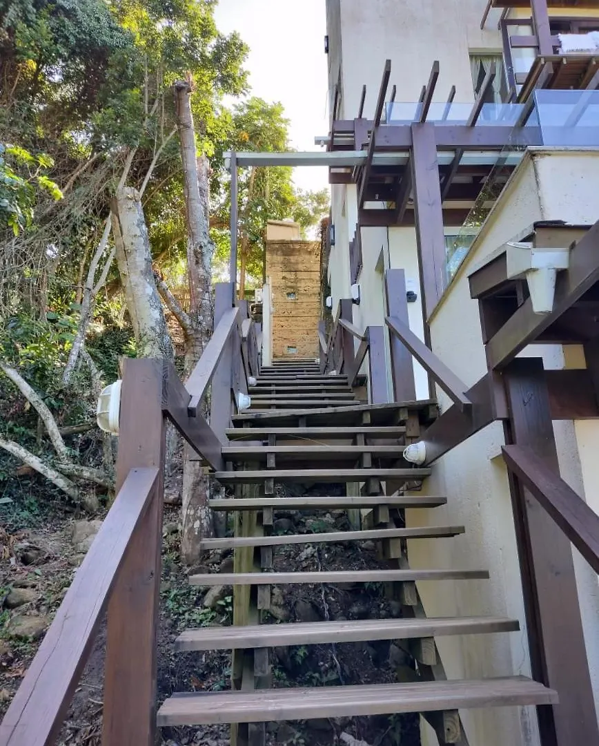 Bombinhas Guest House Inn
