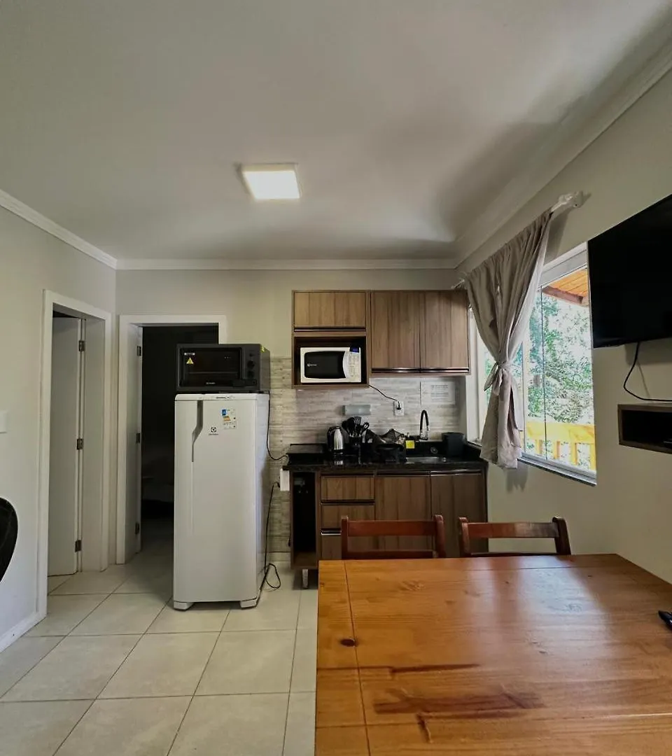 Bombinhas Guest House Inn