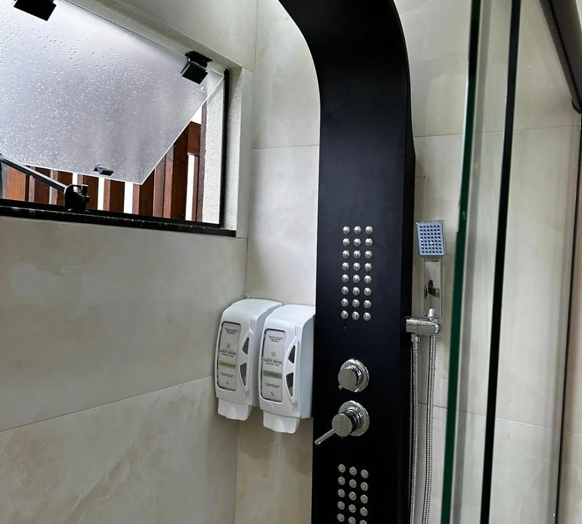 Inn Bombinhas Guest House