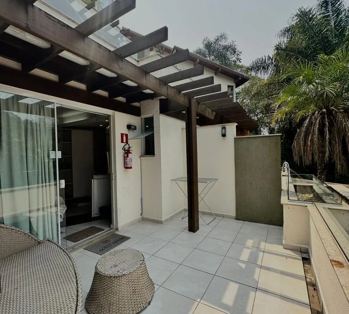Bombinhas Guest House 3*,